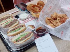-The Habit Burger Grill 哈比特汉堡(爱琴海店)