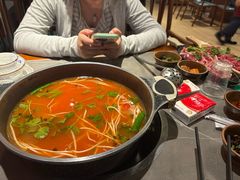-苗阿哥酸汤牛肉火锅(体育场店)