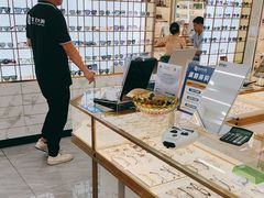 -世纪大明眼镜·蔡司战略授权店(汉街店)