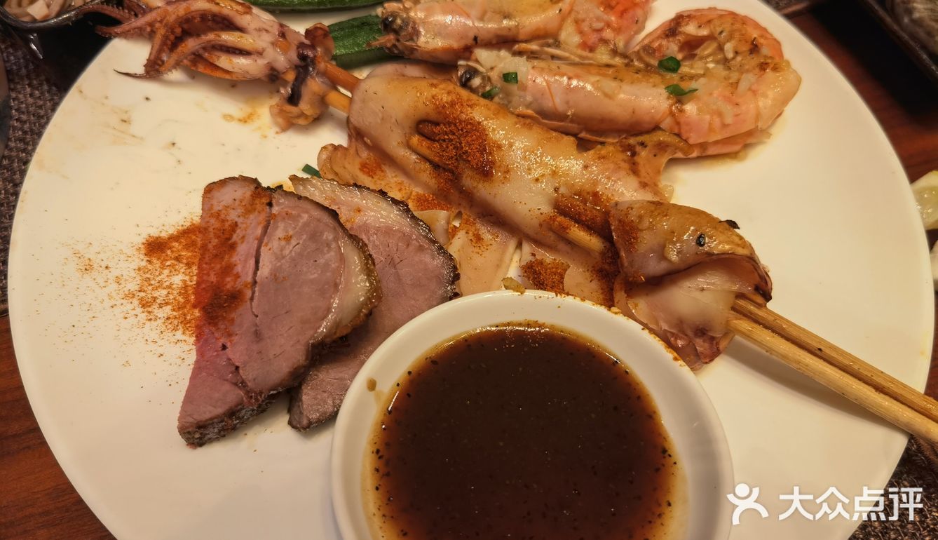 这夜只想喝酒，不想说话