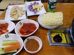 -喇喇排骨火锅·传统韩式脊骨汤(望京西园总店)