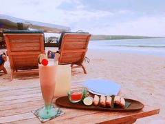 -Lia Cafe