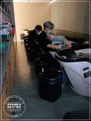-罗亚帝造型·烫发染发