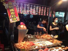 -六合夜市