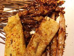 泼辣猪小串-木屋烧烤(岗顶二店)