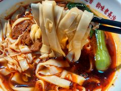-呷佬·长沙手工米粉(金沙江路店)