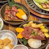 卧卧卧…吃个烤肉竟然烧起来了