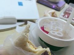 -85度C(生甜甜圈研究工坊·上海松江人民北路店)