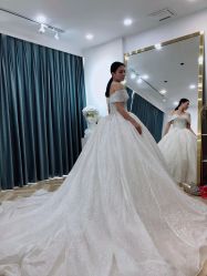 -予白婚纱礼服馆