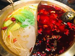 -潮火锅·麻辣牛肉火锅(观音桥方圆·LIVE店)