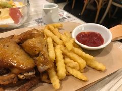 -必胜客(证大大拇指店)