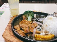 铁板蜜椒鸡扒饭-佰搭果·广式茶餐厅(西华路店)