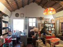 -荒岛书店(黄县路店)