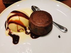 巧克力熔岩蛋糕配香草冰淇淋-萨莉亚意式餐厅(杭州西溪龙湖天街店)