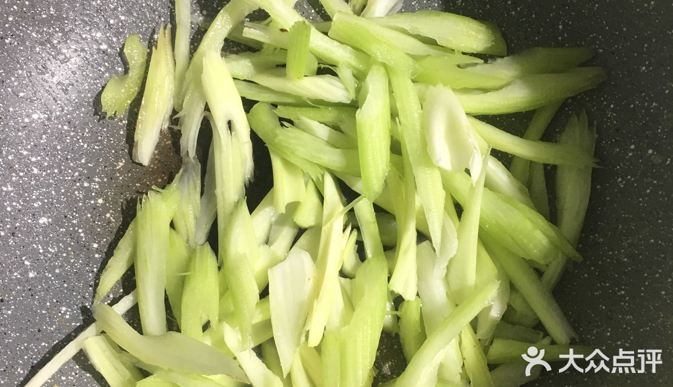 鬼怪[鬼脸]#减肥#菜谱系列：素炒西芹