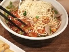 -爆炸头阿姨小四川正宗川味小吃(无任何分店)