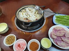 -菌之家·专业纯野生菌火锅·特色炒菌