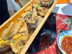 -刘姐啤酒鱼民族演艺餐厅(西街总店)