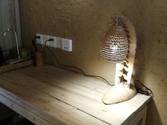 台灯-看见远方·莫干遥远的山民宿