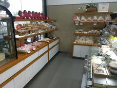 面包甜点陈列柜-仟吉(沿港路店)