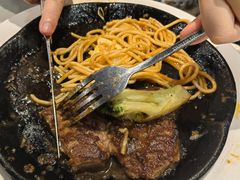 -汤姆家的牛排意面披萨(新城市广场店)