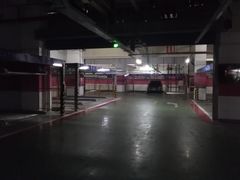 -中庚漫游城停车场