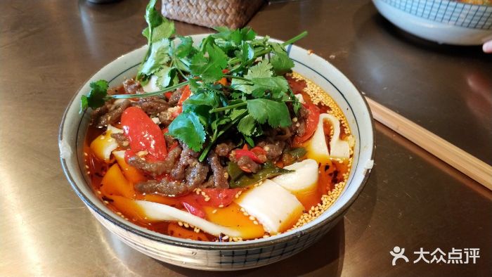 麦乡面(星汇两江n37直营店)双椒牛肉面块图片 - 第1张