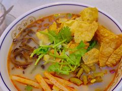 -弘束束柳州深巷螺蛳粉(珠江路店)