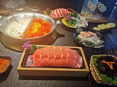 -湊湊火锅·茶憩(杭州湖滨银泰in77店)