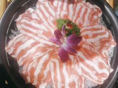 -老牌坊云南鱼豆花火锅(哈西万达店)