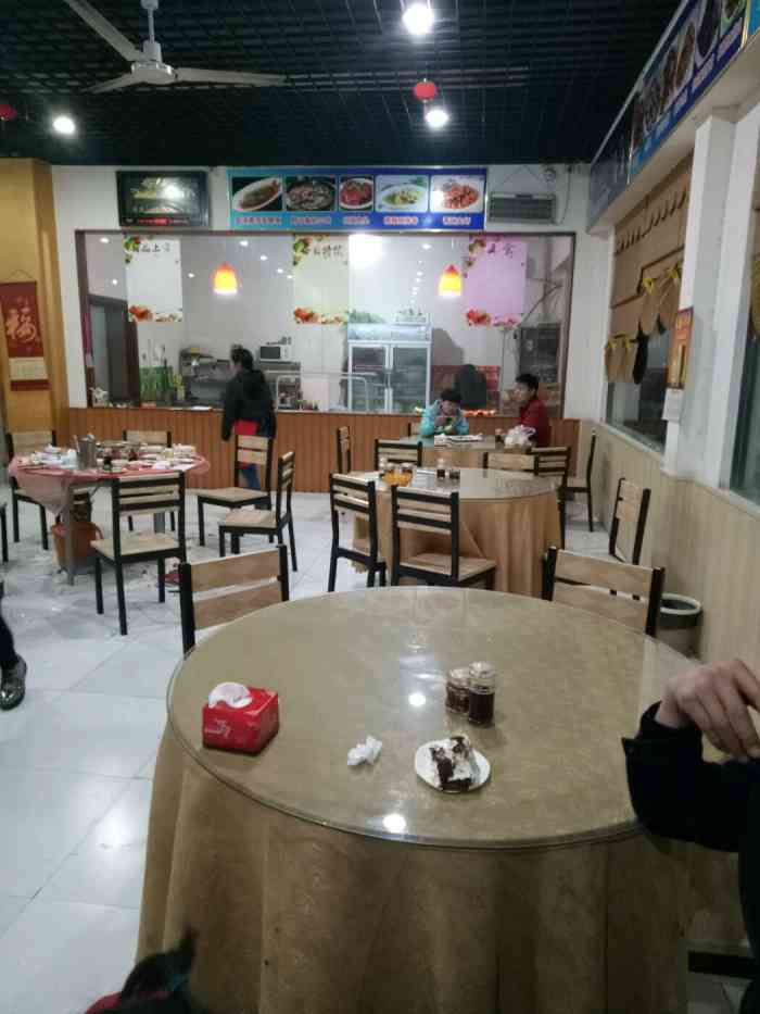 107国道旁,乡村饭店本色饭菜.