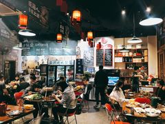 大堂-蚝堡海鲜·威海菜·海肠捞饭·烧烤·亚洲吃蚝公司(幸福门店)