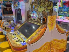 -反斗乐园π·电玩·高空拓展·蹦床(龙华天虹店)