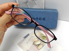 -罗伯特眼镜·蔡司官方授权(罗湖国贸店)