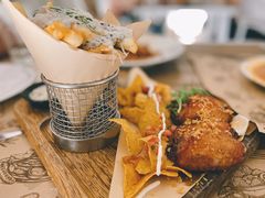 -Mark&Mars Restaurant