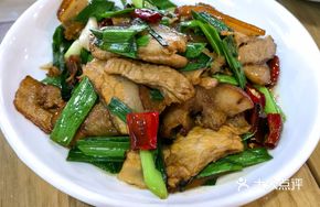 Garlic Shoots Braised Pork