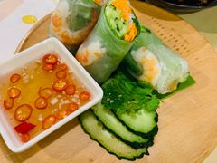 越南传统生包鲜虾春卷-来龙里 精致 东南亚餐室(万象城店)