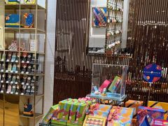 -VENCHI 闻绮(上海佛罗伦萨小镇店)