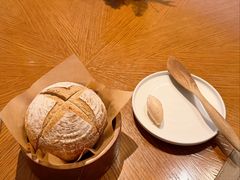 酸种面包佐黄油-Amber(香港置地文华东方酒店)