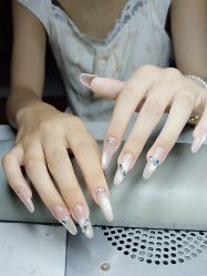 -丽心自助美甲美睫