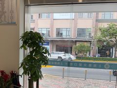 -皓齿连锁·雅贝健口腔·种植·矫正中心(虹口曲阳路店)