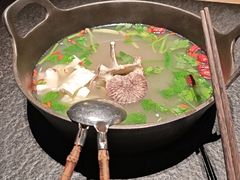 -三出山火锅(南京万象天地店)