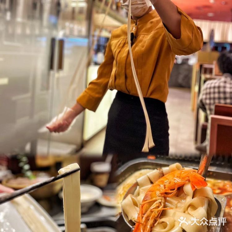 终于吃到了心心念念的巴奴毛肚火锅，不愧是福田火锅人气王🔥