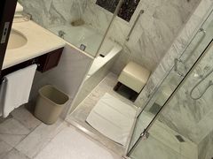 -深圳富苑皇冠假日套房酒店