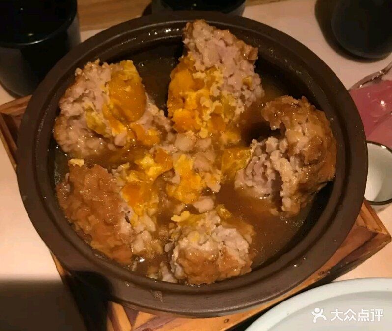 百联又一城店)-咸蛋黄狮子头-菜-咸蛋黄狮子头图片-上海美食-大众点评