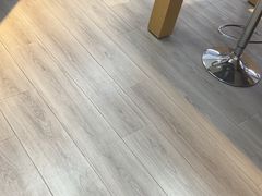 -天空之镜眼镜店蔡司依视路配镜授权零售店(望京颐堤港店)