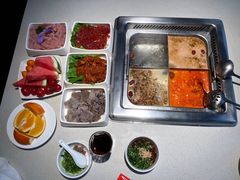-海底捞火锅鲜切牛肉主题店(长寿路店)