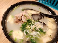 -小杨生煎(金山百联购物中心3楼店)