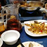 经典的煲（原是鸡脚，换了猪脚），酸笋牛肉，粉
