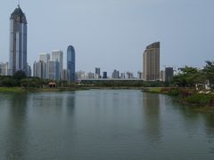 -万绿园